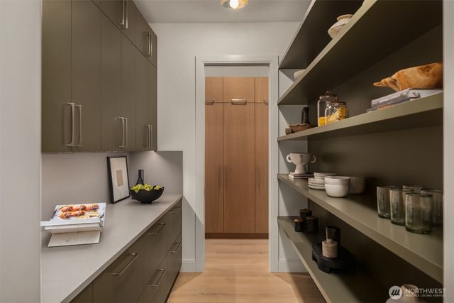 5917 104th Place NE, Kirkland, WA 98033