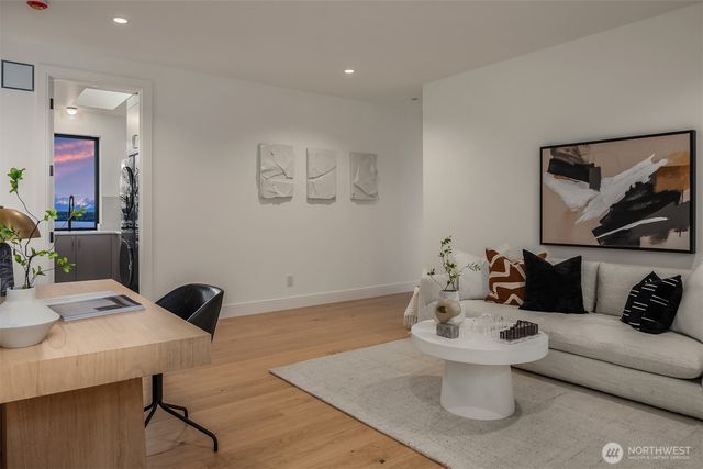 5917 104th Place NE, Kirkland, WA 98033