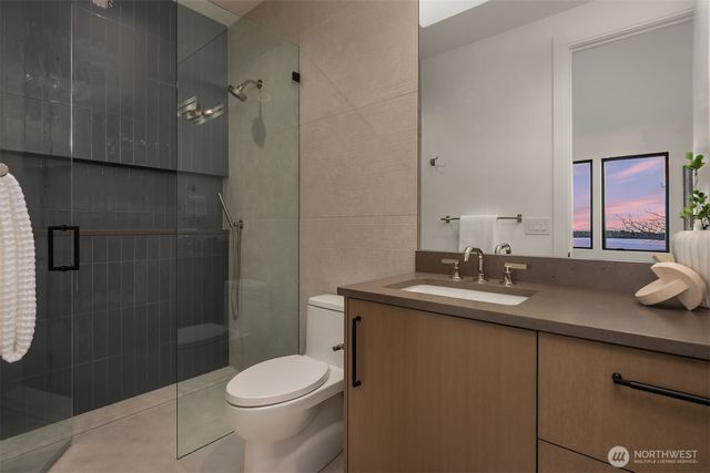 5917 104th Place NE, Kirkland, WA 98033