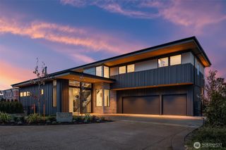 5917 104th Place NE, Kirkland, WA 98033