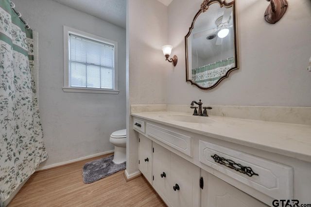 216 Helen Drive, Lindale, TX 75771