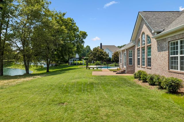 1191 Adelicia Hayes Ct, Gallatin, TN 37066