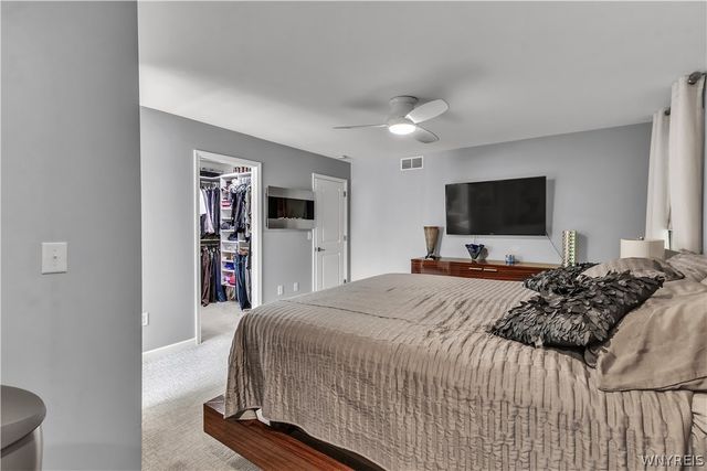8059 Laurel Park Ln, Clarence, NY 14051