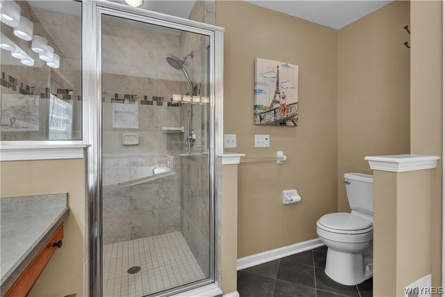 8059 Laurel Park Ln, Clarence, NY 14051