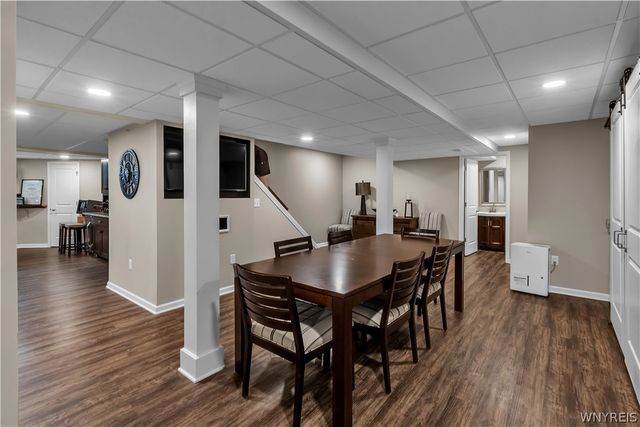 8059 Laurel Park Ln, Clarence, NY 14051