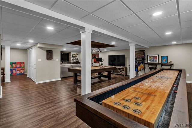 8059 Laurel Park Ln, Clarence, NY 14051