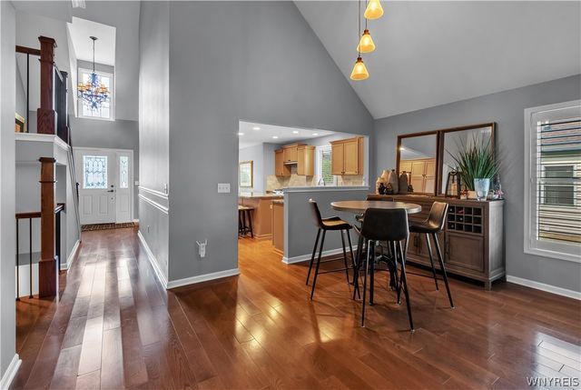 8059 Laurel Park Ln, Clarence, NY 14051
