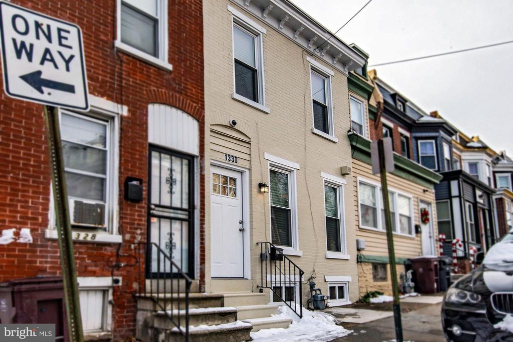 1330 LANCASTER AVE, Wilmington, DE 19805