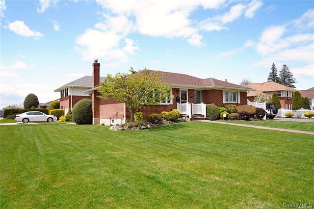 39-18 Berger Avenue, Bethpage, NY 11714