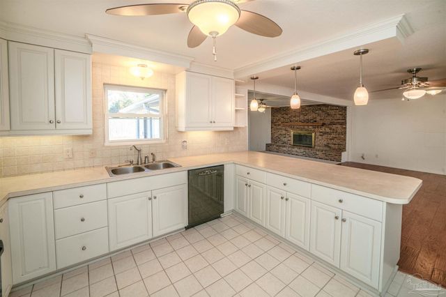 5148 Stevendale Rd, Pensacola, FL 32526