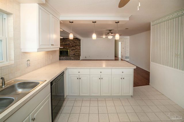 5148 Stevendale Rd, Pensacola, FL 32526