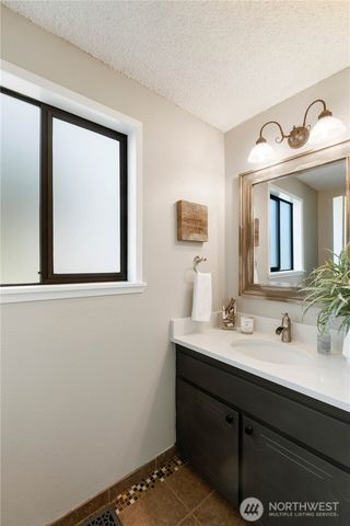 41218 292nd Way SE, Enumclaw, WA 98022