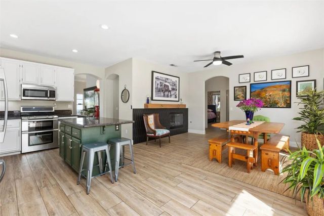 798 El Caballo, Oceanside, CA 92057