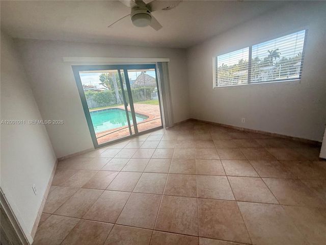 2730 NE 7th St, Pompano Beach, FL 33062