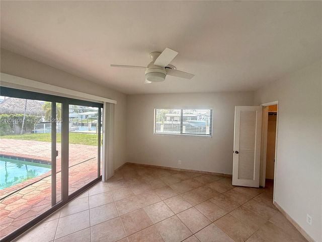 2730 NE 7th St, Pompano Beach, FL 33062