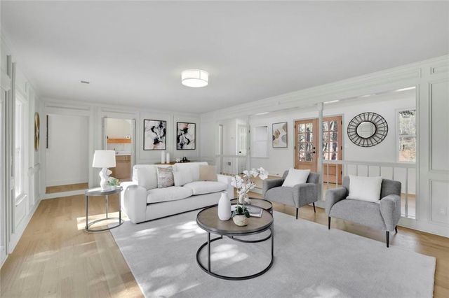 2552 Hollycreek NE Drive, Marietta, GA 30062