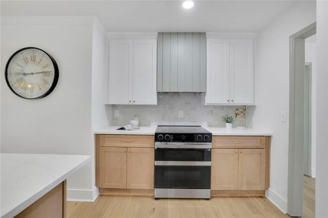 2552 Hollycreek NE Drive, Marietta, GA 30062