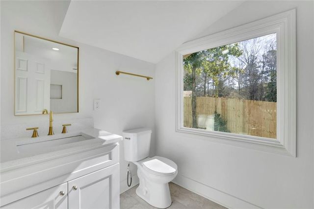 2552 Hollycreek NE Drive, Marietta, GA 30062