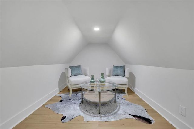 2552 Hollycreek NE Drive, Marietta, GA 30062