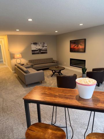 14905 142nd Avenue N, Dayton, MN 55327