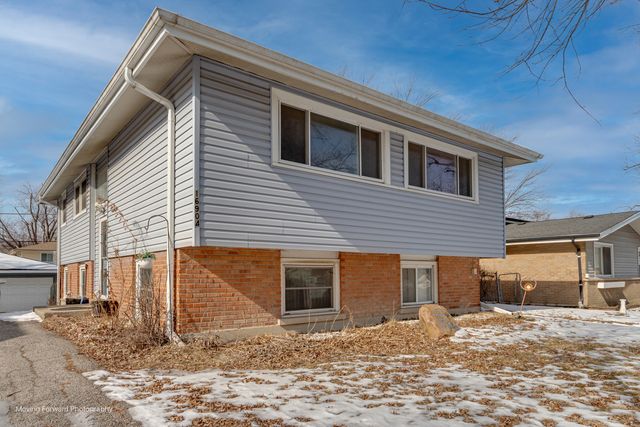 16904 Old Elm Drive, Country Club Hills, IL 60478