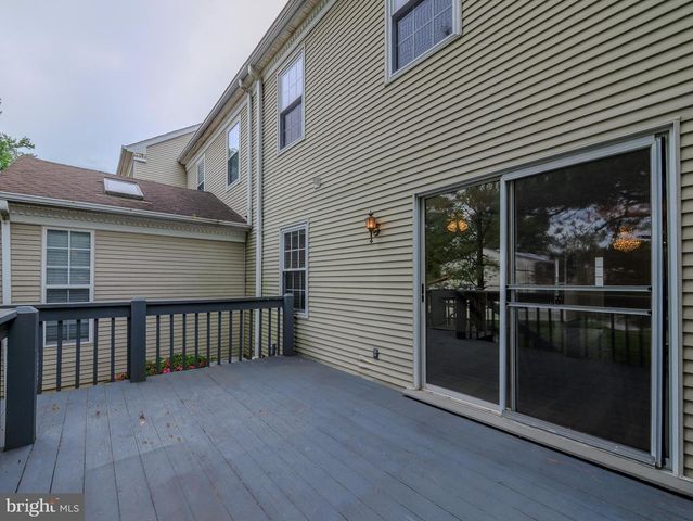 6 VICTORIA DR, Aston, PA 19014