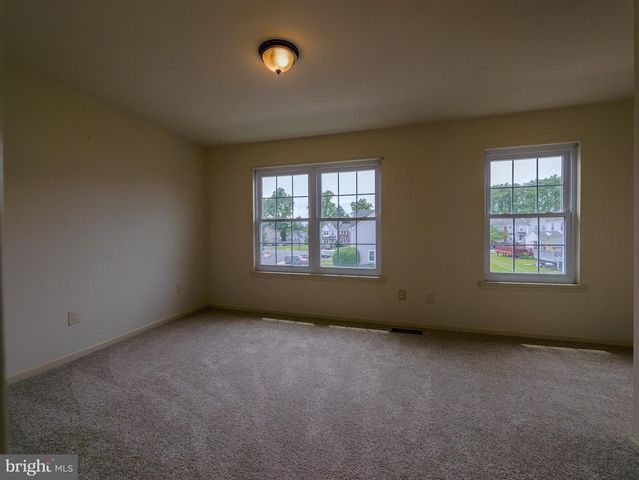 6 VICTORIA DR, Aston, PA 19014
