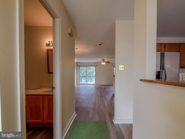 6 VICTORIA DR, Aston, PA 19014