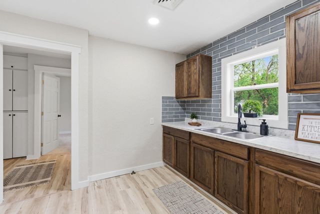 1833 N Green St, Wichita, KS 67214