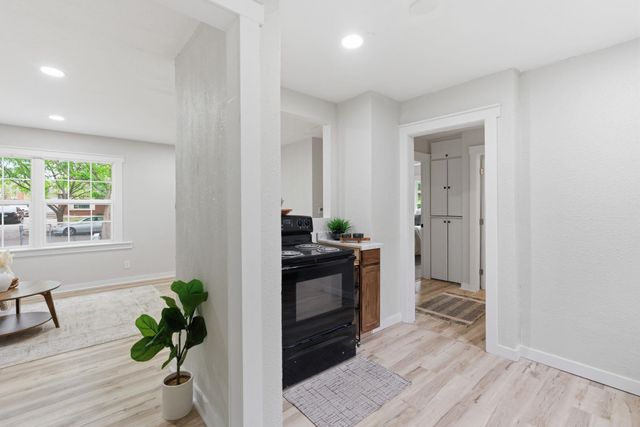 1833 N Green St, Wichita, KS 67214