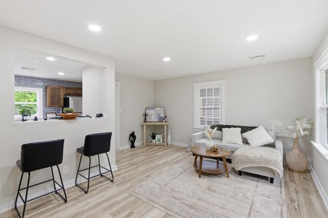 1833 N Green St, Wichita, KS 67214