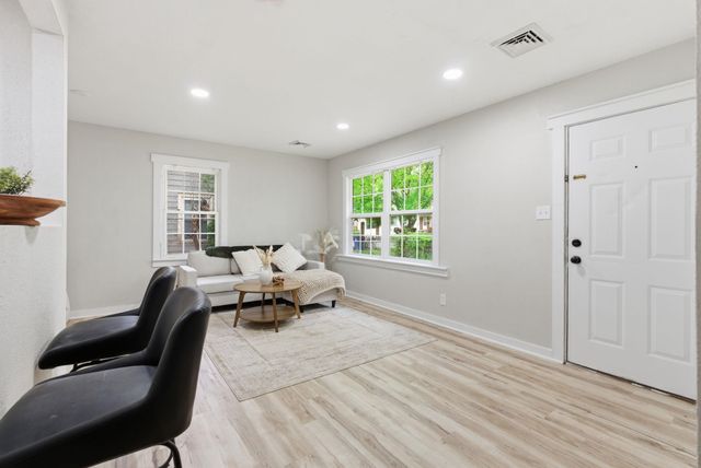 1833 N Green St, Wichita, KS 67214