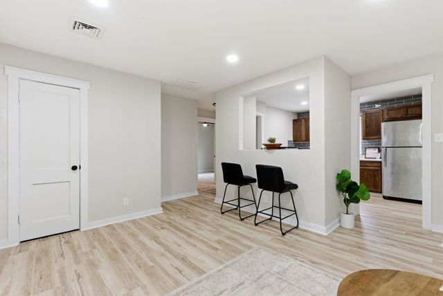 1833 N Green St, Wichita, KS 67214