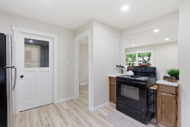 1833 N Green St, Wichita, KS 67214