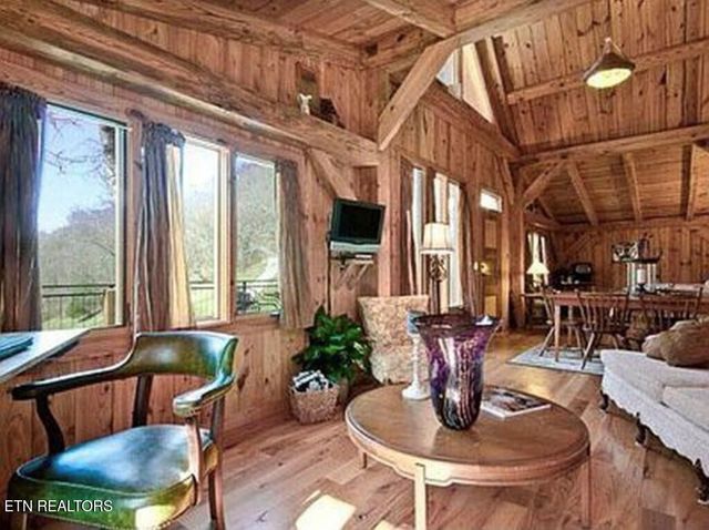 360 Spurlock Hollow Lane, Gainesboro, TN 38562