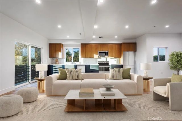 1658 S Hayworth Avenue, Los Angeles, CA 90035