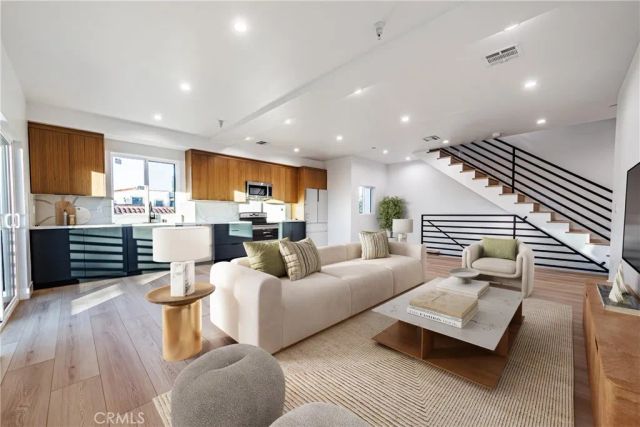 1658 S Hayworth Avenue, Los Angeles, CA 90035