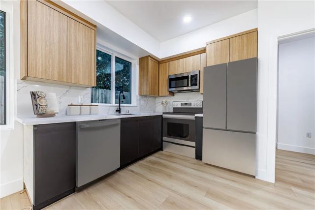 1658 S Hayworth Avenue, Los Angeles, CA 90035
