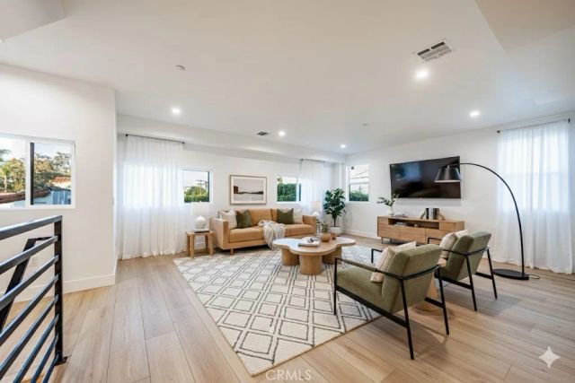 1658 S Hayworth Avenue, Los Angeles, CA 90035