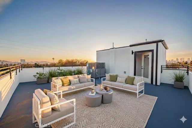 1658 S Hayworth Avenue, Los Angeles, CA 90035