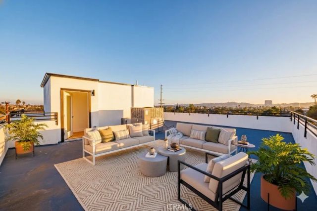 1658 S Hayworth Avenue, Los Angeles, CA 90035