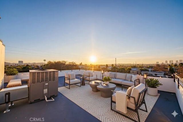 1658 S Hayworth Avenue, Los Angeles, CA 90035