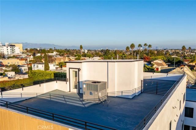 1658 S Hayworth Avenue, Los Angeles, CA 90035