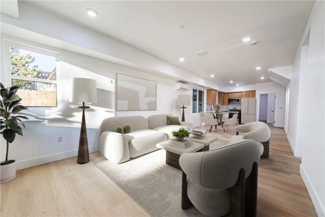 1658 S Hayworth Avenue, Los Angeles, CA 90035