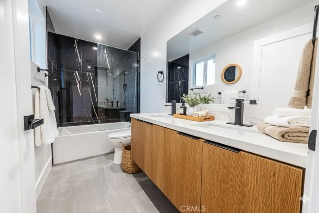1658 S Hayworth Avenue, Los Angeles, CA 90035
