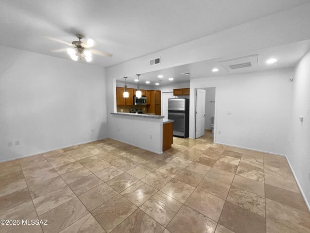 2016 E River Rd Unit 101, Tucson, AZ 85718