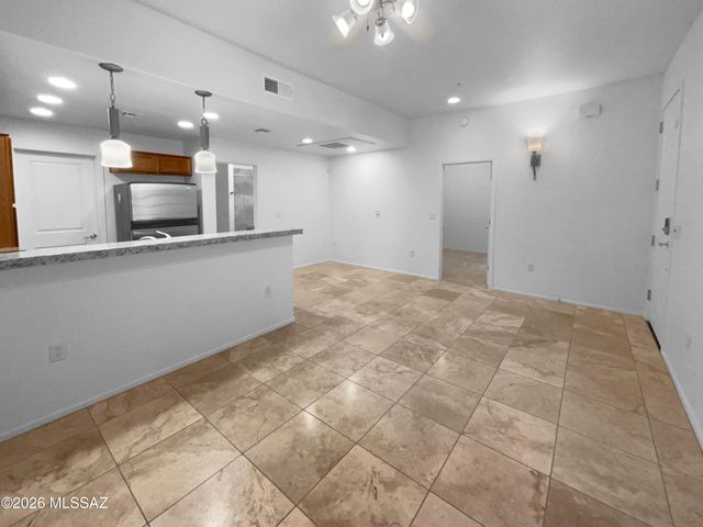 2016 E River Rd Unit 101, Tucson, AZ 85718