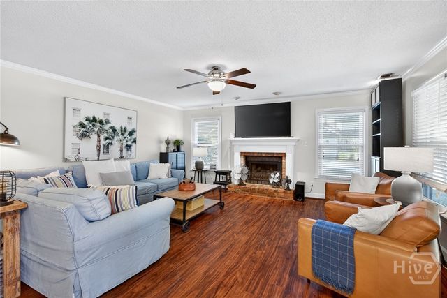 11 Sutton Road, Savannah, GA 31419