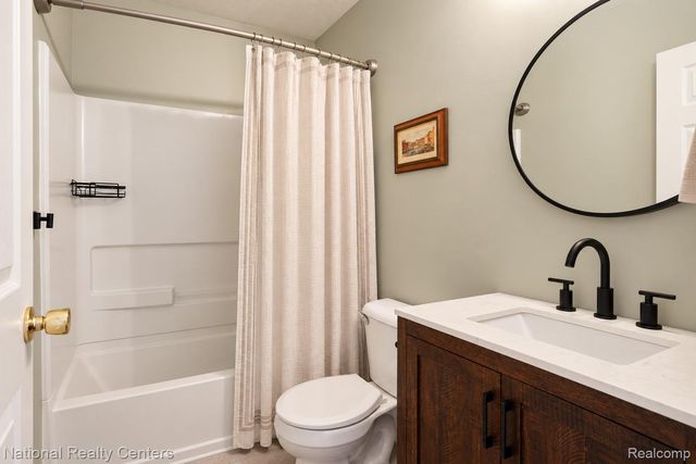 8515 Hawthorn Hill, Lima Township, MI 48130