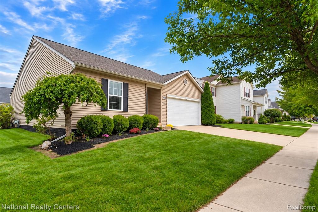 8515 Hawthorn Hill, Lima Township, MI 48130